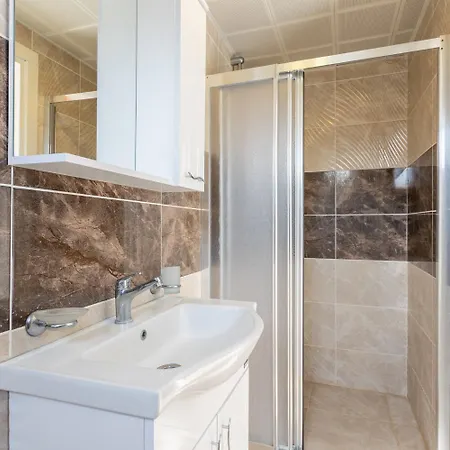 Ada 2 빌라 달리안